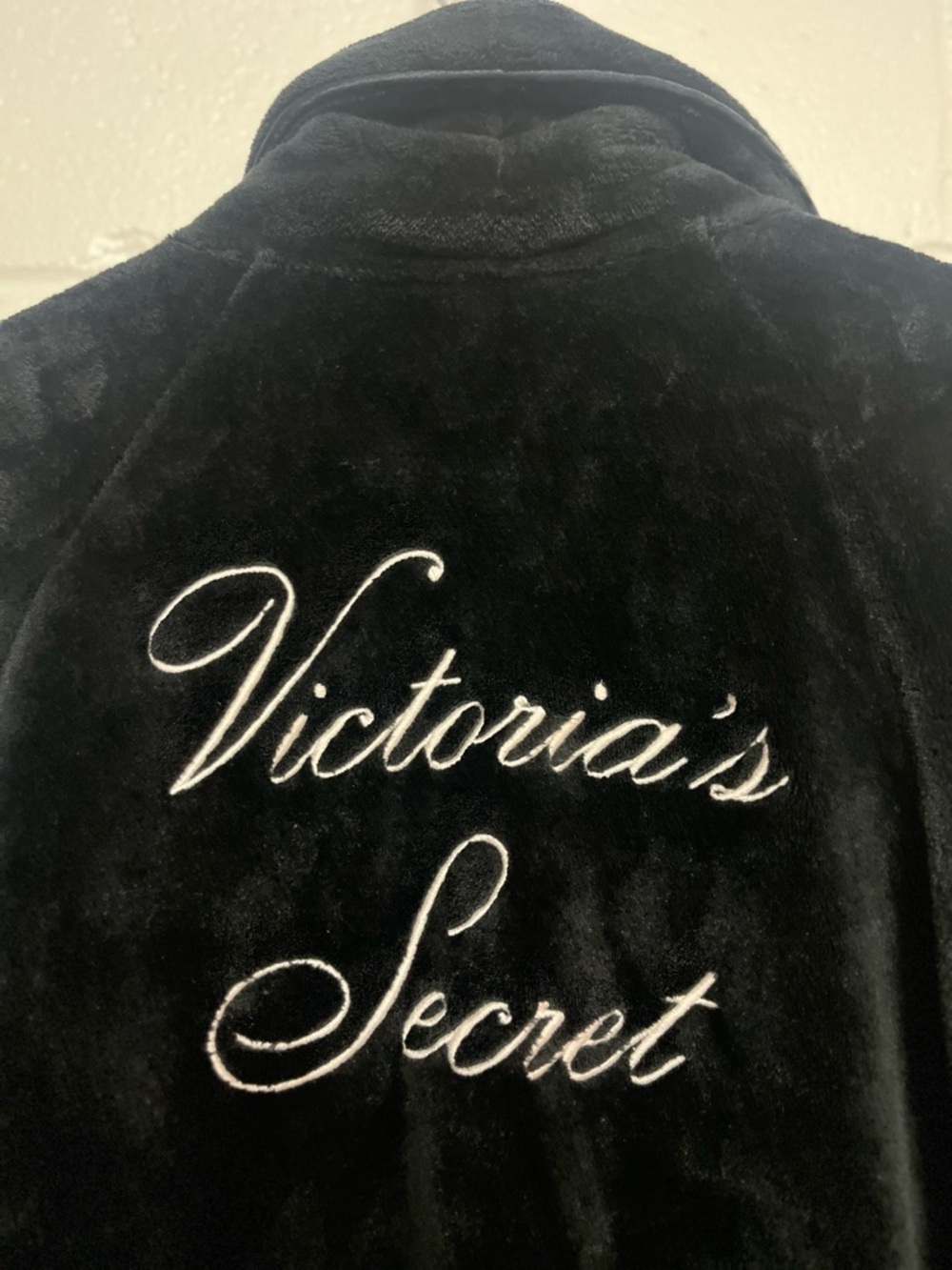 Victoria's Secret Women's Black Plush Robe with Embroidered Logo